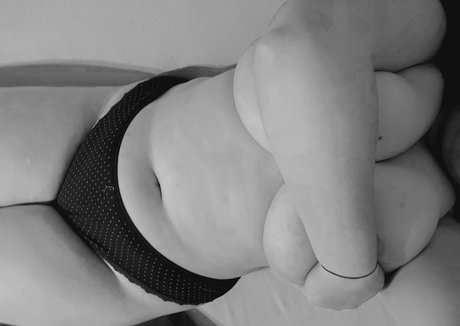 curvy m nude model archive