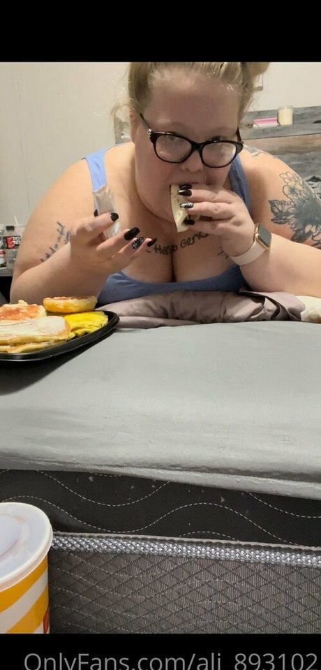 ali 893102 pornstar nudes photo