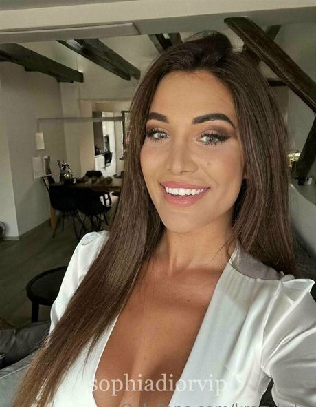 krazykylie art actress pictures