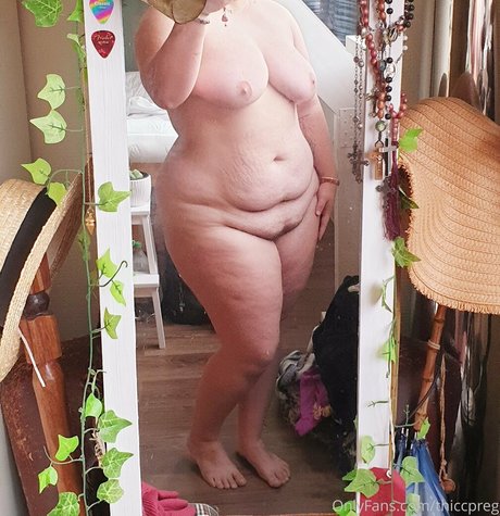 thiccpreg star art gallery