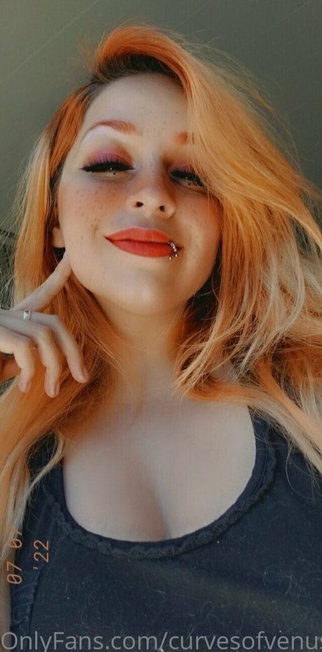 curvesofvenus star naked pictures