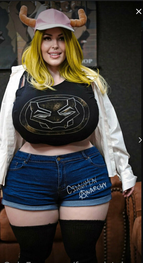 freemistyluxe naked actress img