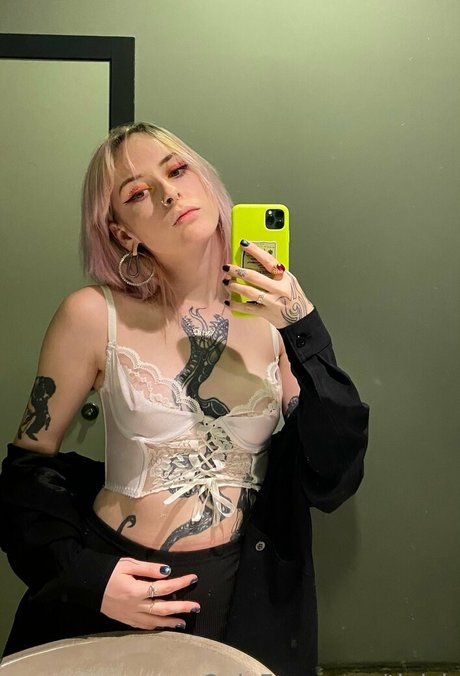 tinich star beautiful pic