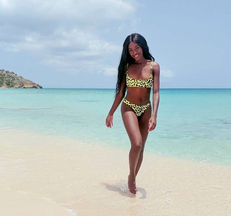 AJ Odudu naked model pics