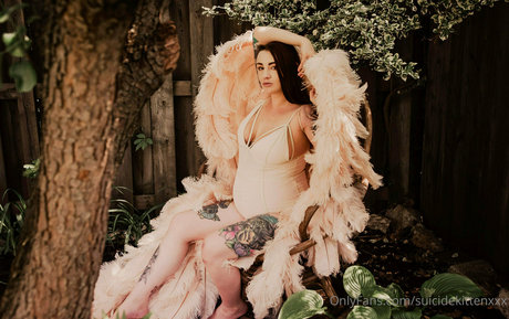 suicidekittenxxx free model picture