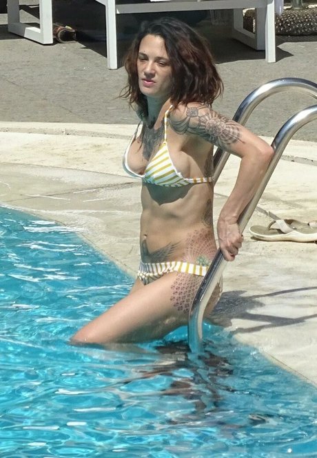 Asia Argento star pornographic gallery