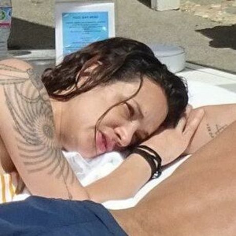Asia Argento model adult picture