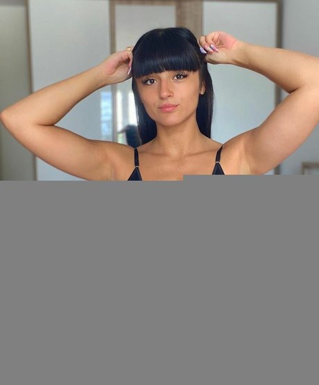 Lenna Vivas high quality pornstar images