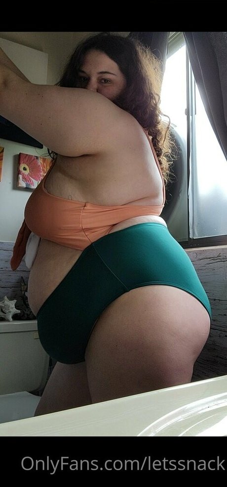 letssnack art model picture