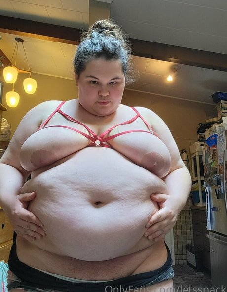 letssnack model beautiful pics