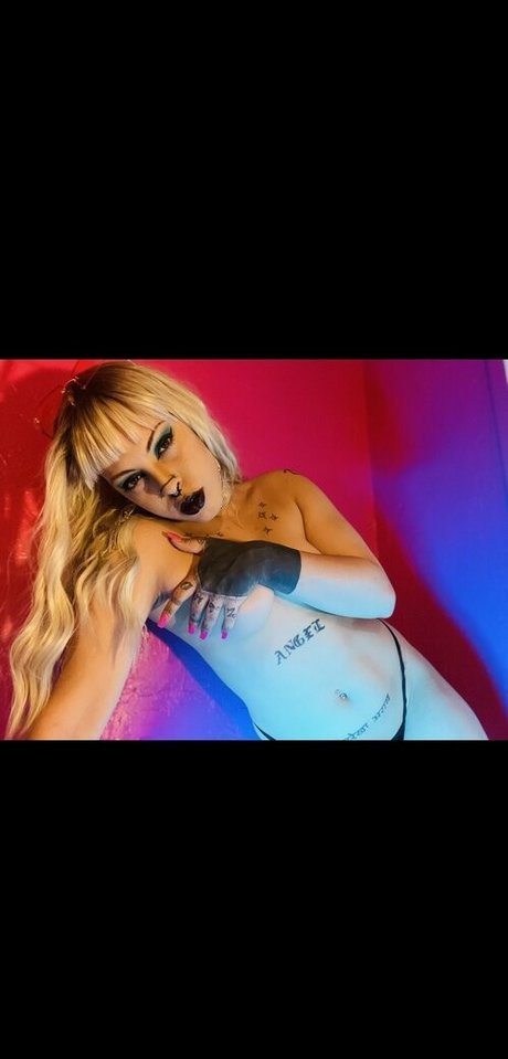 virginitysmiles erotic pornstar images