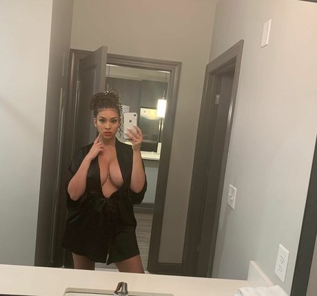 Annamariesarai adult star img