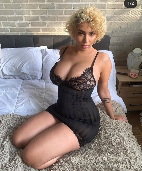 Annamariesarai nude model gallery