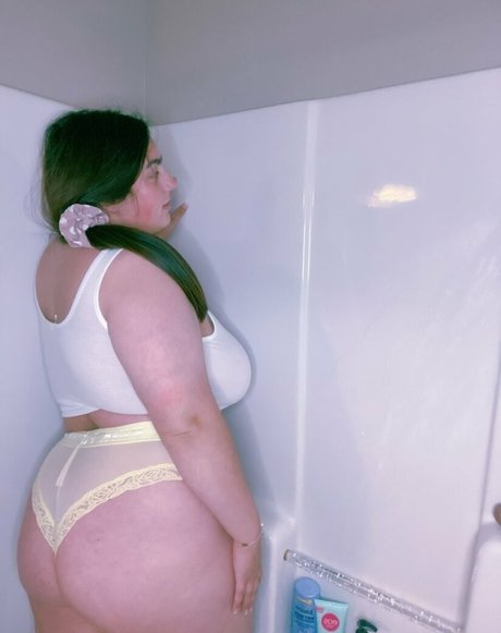 Jazminealeahh adult model pic