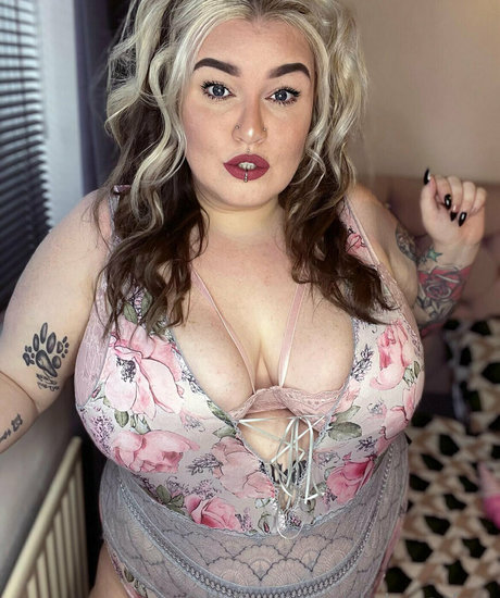 skylarosefree star sexy picture