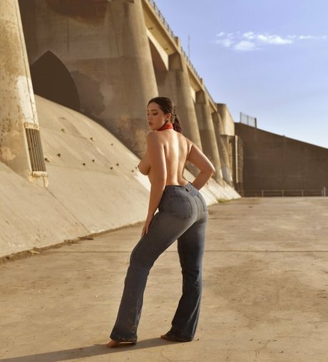 i mays hot star picture