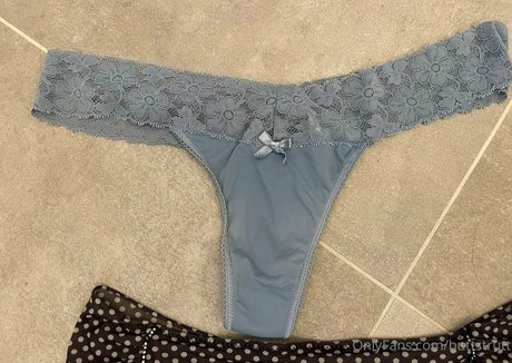 buttstrutt model adult pics