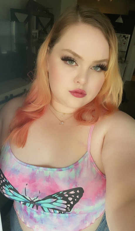 laylaluckie24 star hot pic