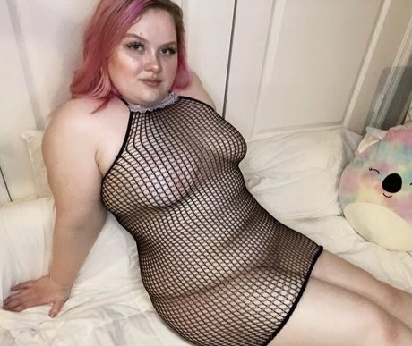 laylaluckie24 hot actress gallery