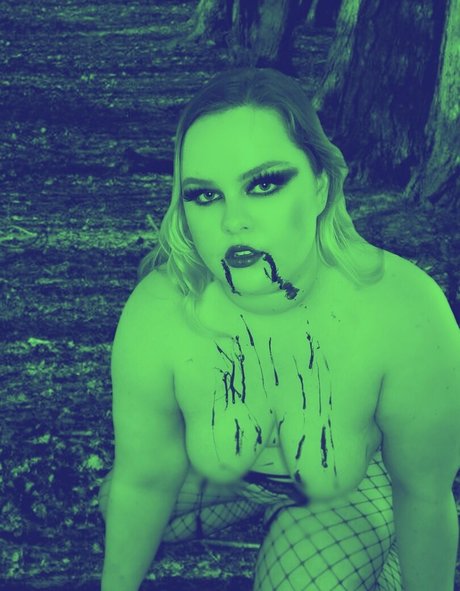 laylaluckie24 star nudes images