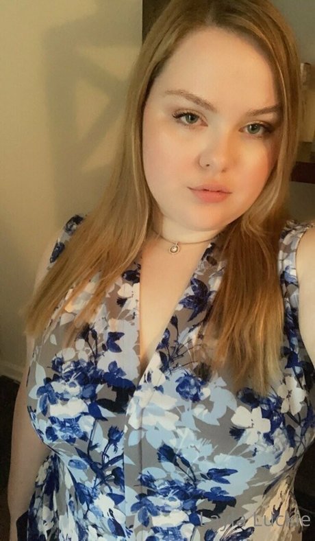 laylaluckie24 model perfect galleries