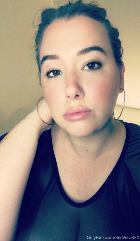 redvelvetxx pornstar naked pictures