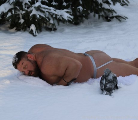 hugeandhung model nudes picture