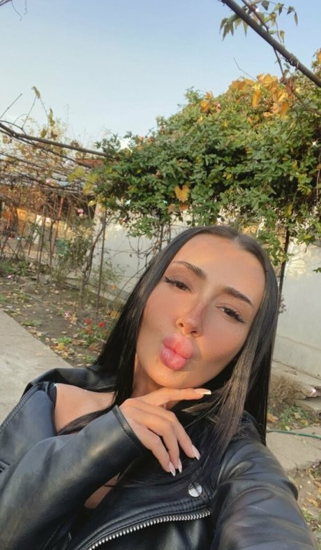 luxeparisfree best star photo