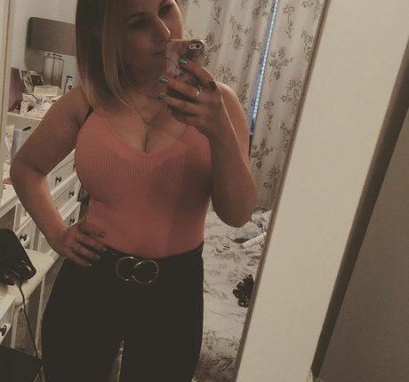 Honey And Sulphur model sex photos