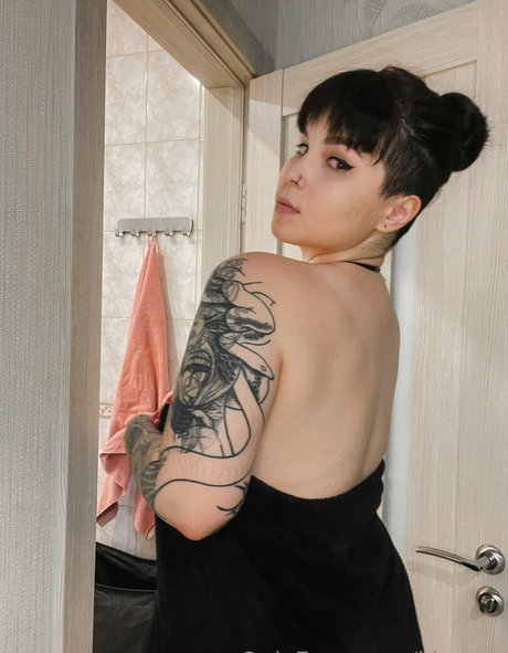 kira aa sex model gallery