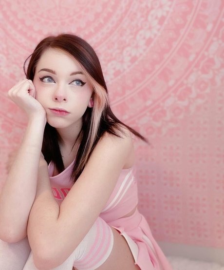 molliepeachbby star exclusive photo