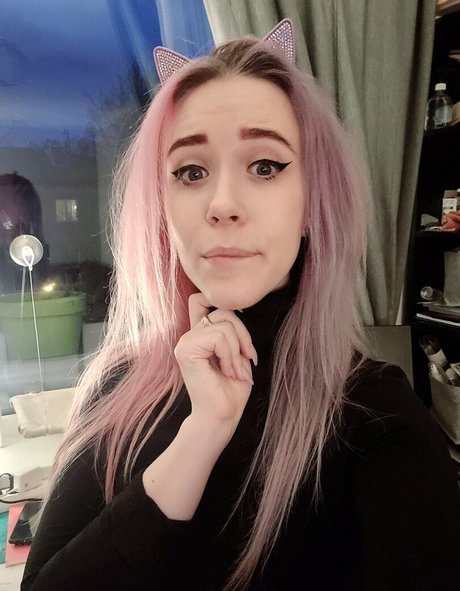 enicat pornstar nude pics