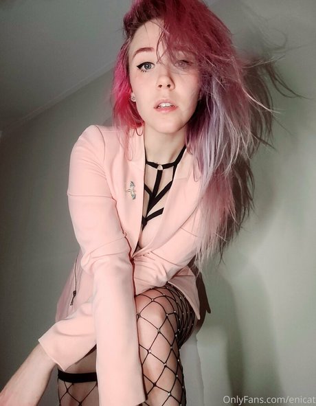 enicat perfect actress pic