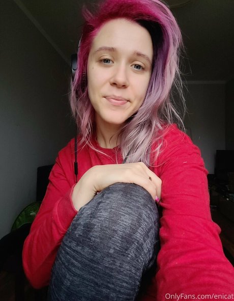 enicat model nice pic