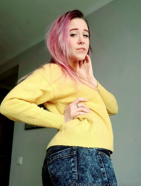 enicat perfect model photo