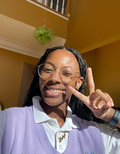 blackandyellownsfw hot model photo