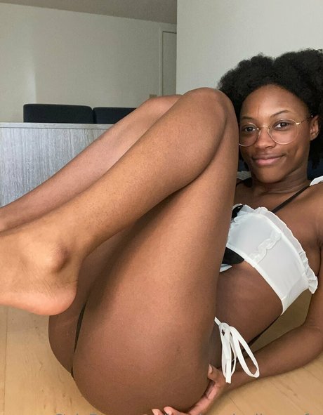 blackandyellownsfw pornstar adult picture