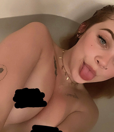 rachaelbabyxo nudes model image