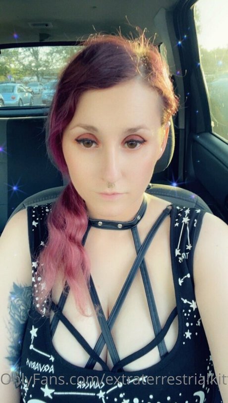 extraterrestrialkitten model pretty gallery