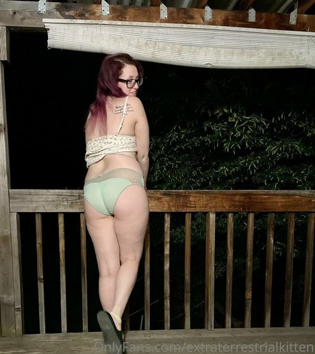 extraterrestrialkitten best model photo