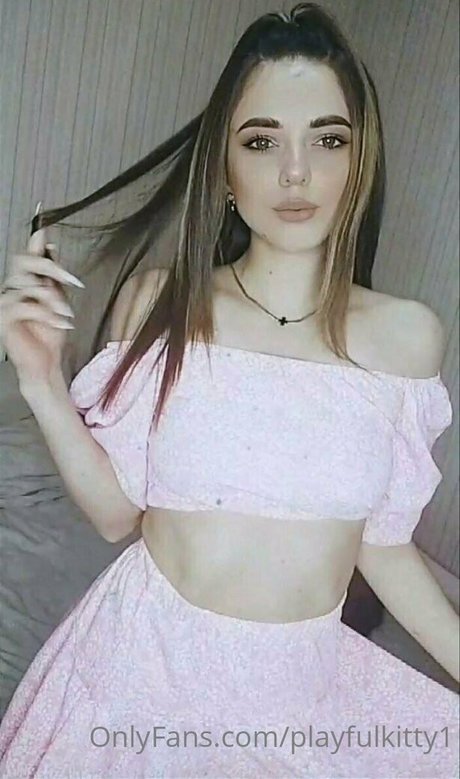 playfulkitty1 nude model gallery