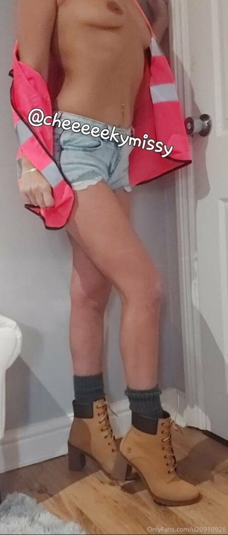 littlemisslouj sex model pic