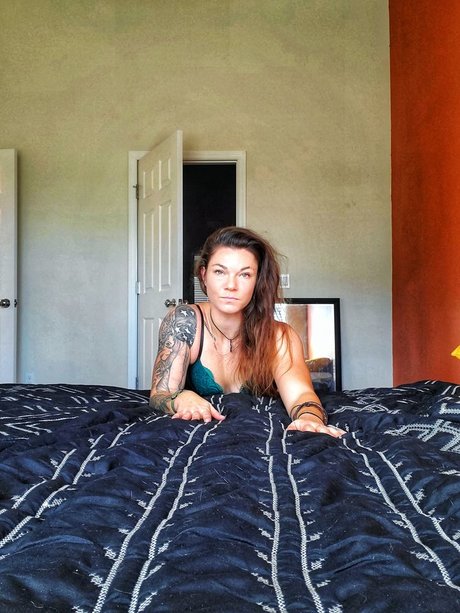 AmericanKat model nude photos