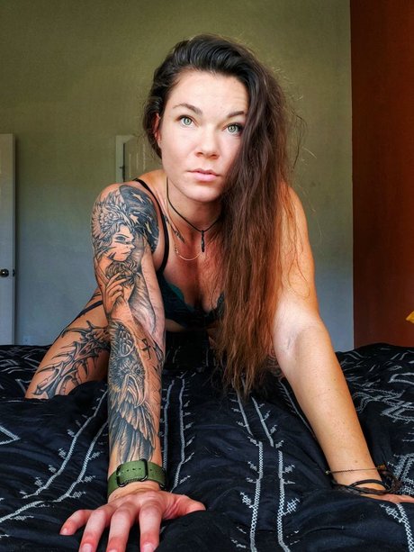 AmericanKat model porn pictures