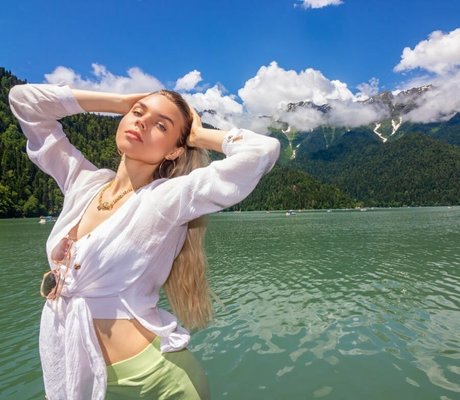 corni__ hd pornstar img