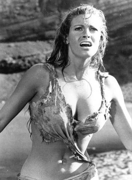 Raquel Welch model top galleries