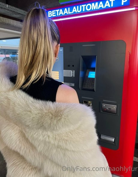 naohlyfur actress photos