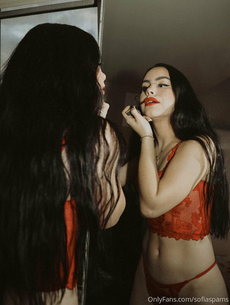 giant onlyfans beautiful images