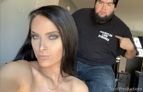 toroproductions exclusive actress photos