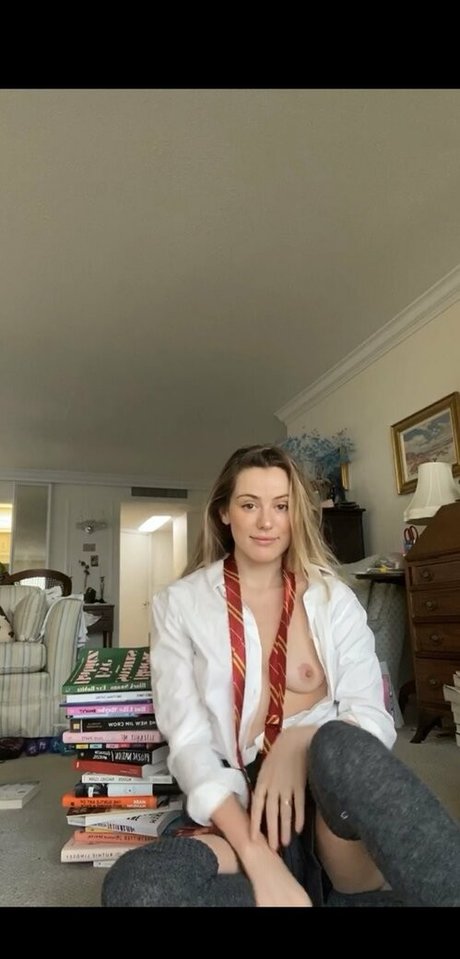 carolinecalloway xxx star archive